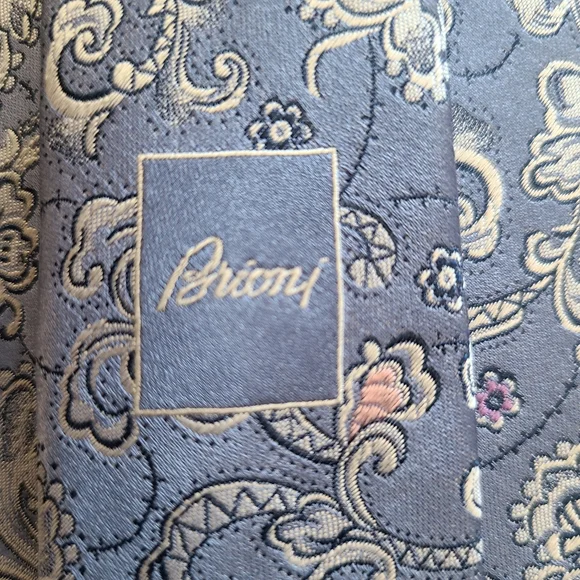 Brioni Silk Jacquard Floral Motif Tie